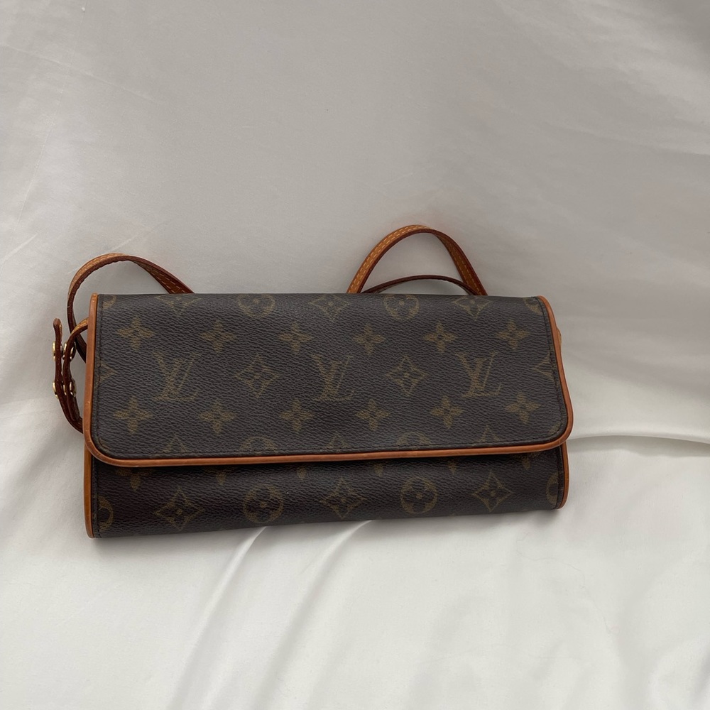 Louis Vuitton monogram canvas pocket te twin GM